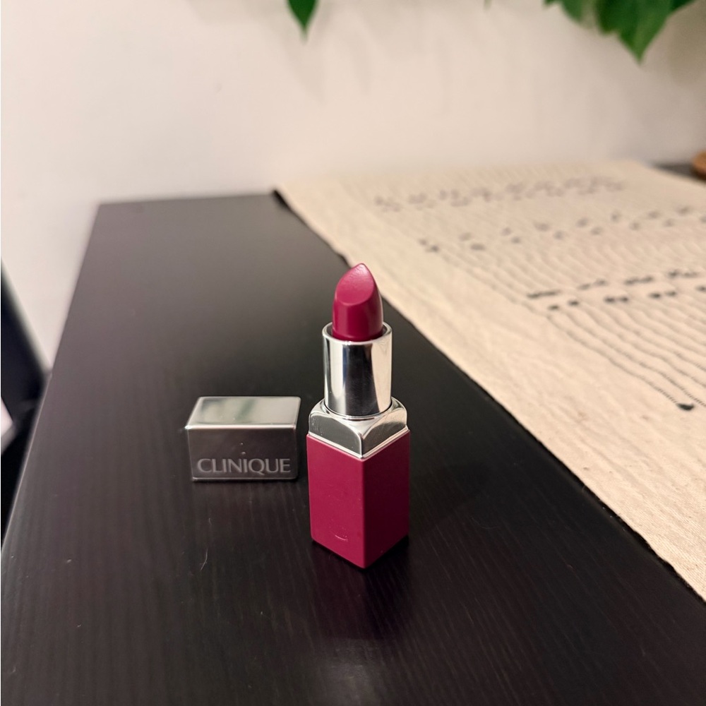 Clinique Pop Matte Lipstick - Deep Purple
